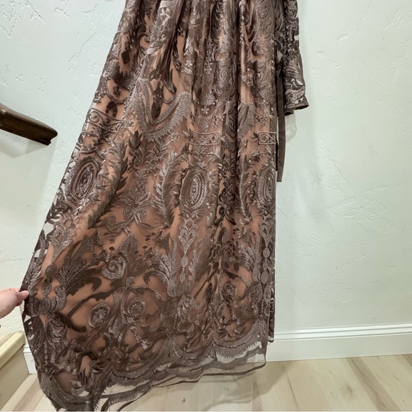 True Decadence Women's 6 Maxi Formal Dress Brown Wedding Cold Shoulder - Picture 8 of 14